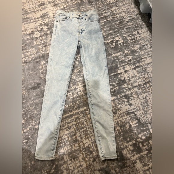 Levi's Denim - Like New Levi’s Mile High Super Skinny Jeans